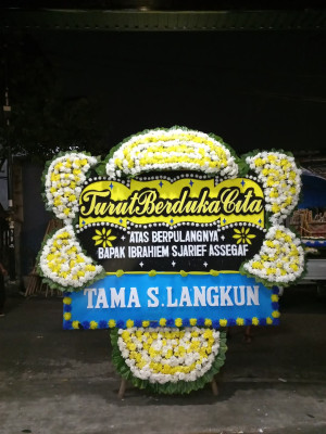 Papan Bunga Duka di Walikukun